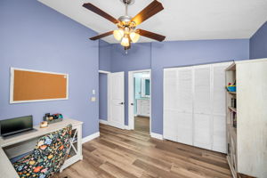 Upper Level Bedroom2c