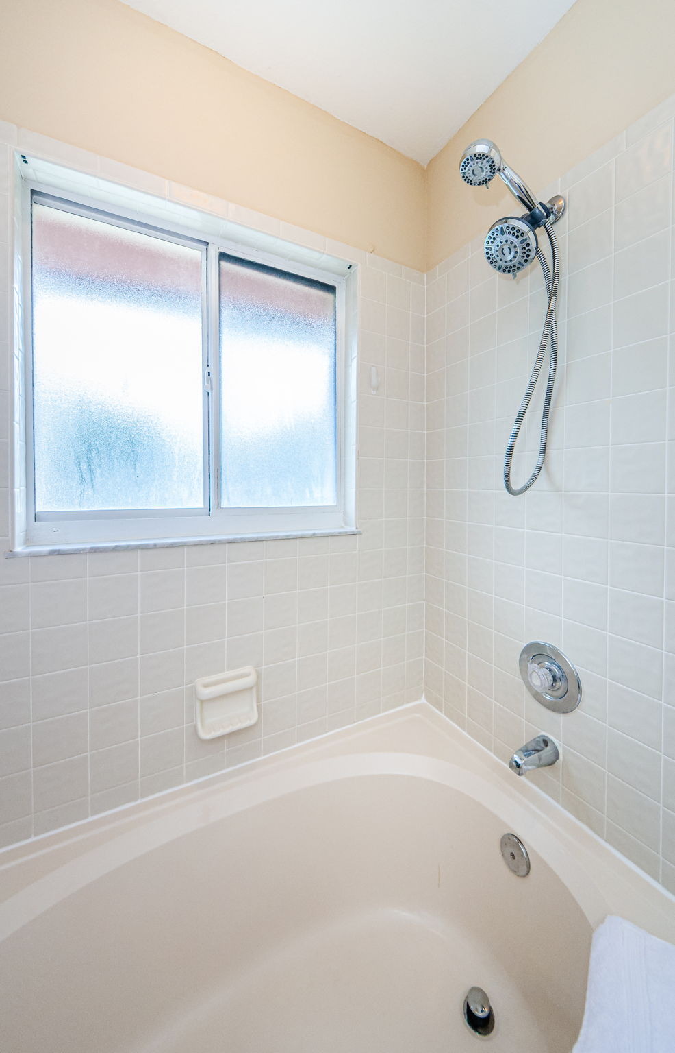 Upper Level Master Bathroom 1b