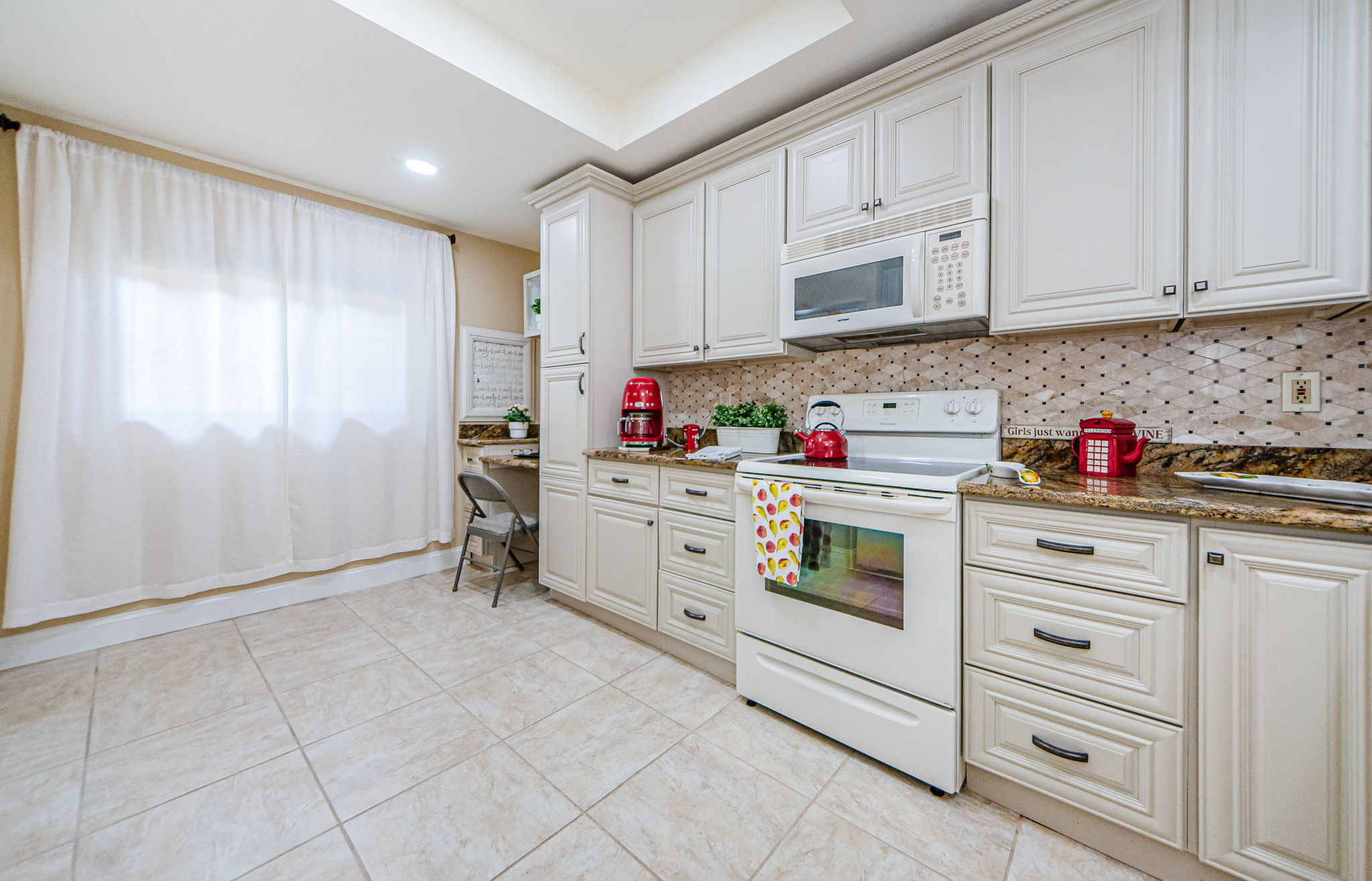 Kitchen 3-2