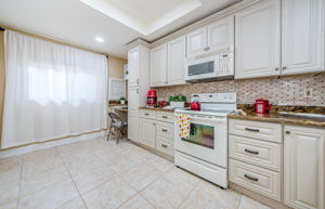 Kitchen 3-2