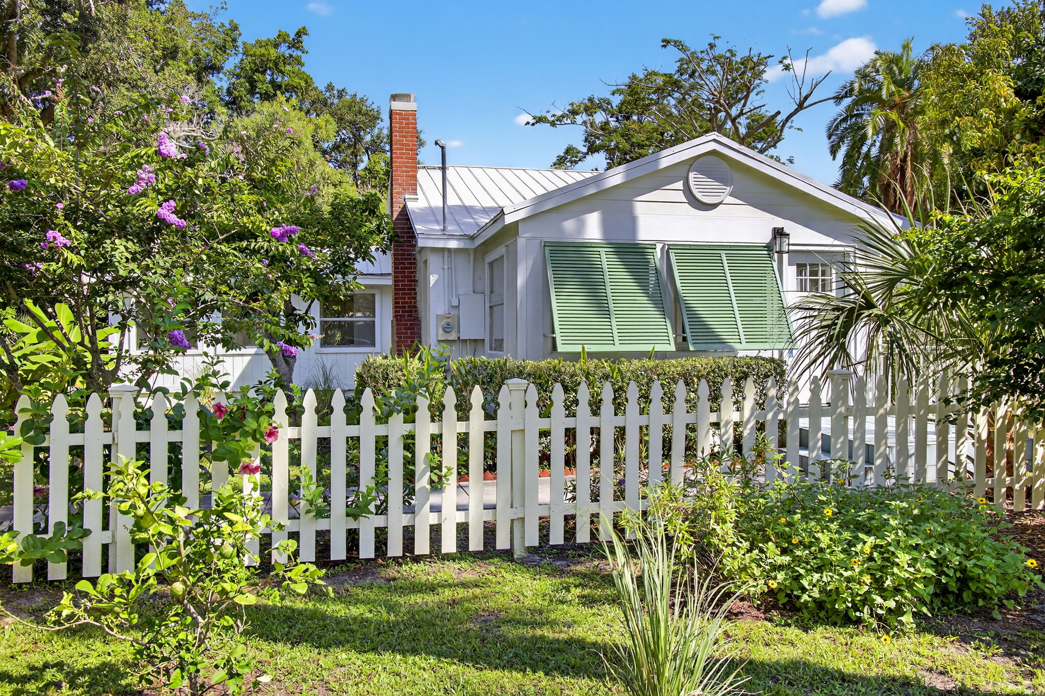 Front Exterior - Detail 2