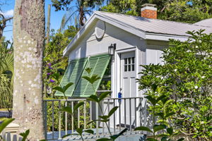 Front Exterior - Detail 1