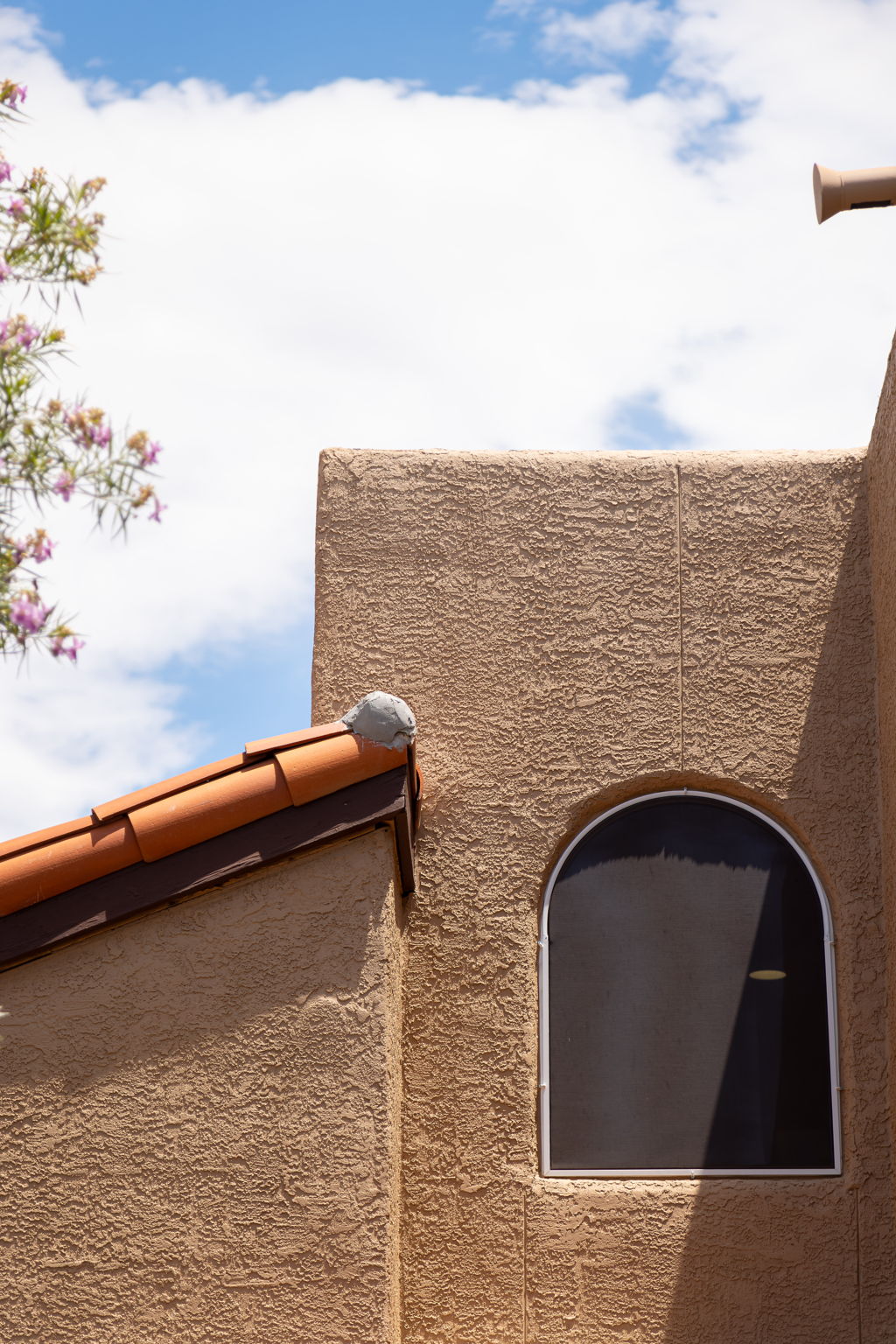 Arched window at the front