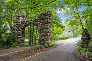 Cedarhurst Stone Arch