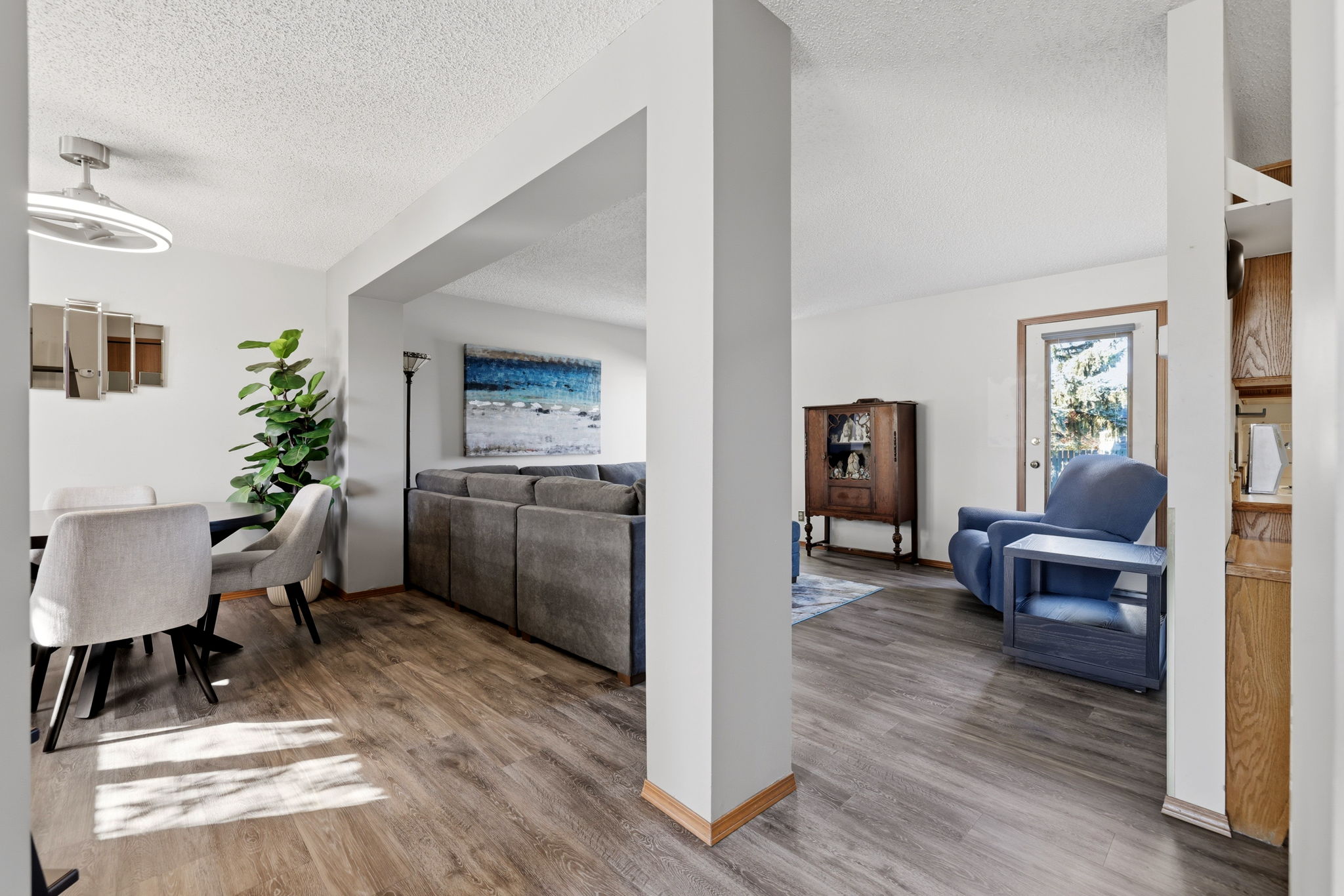 06. 3467 Phaneuf Cres. - Living Room