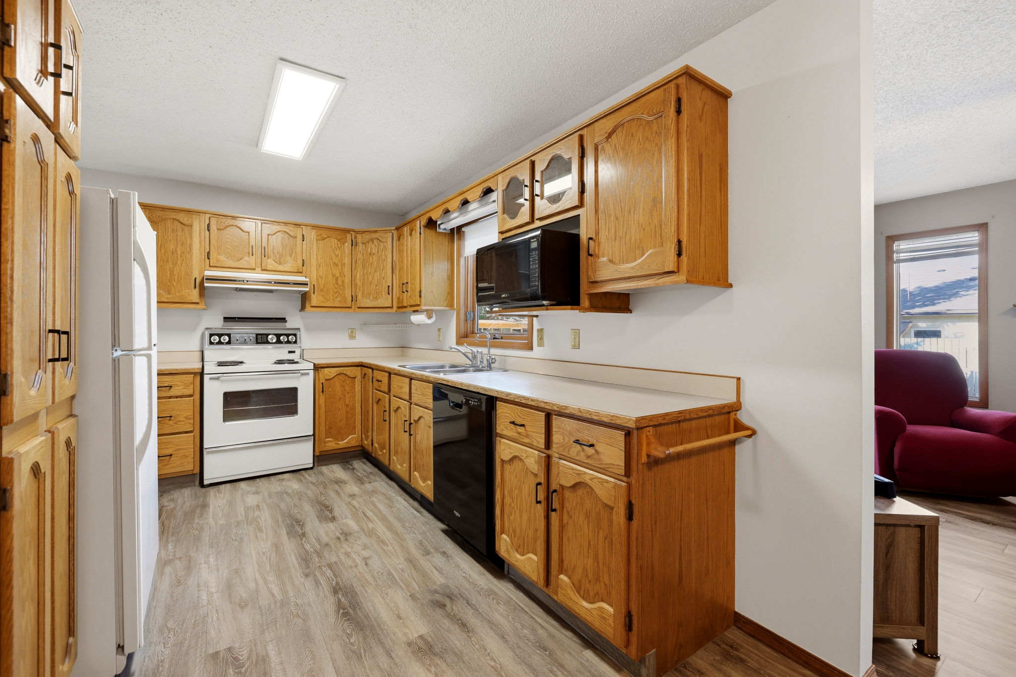 13. 3467 Phaneuf Cres. - Kitchen