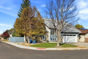 01. 3467 Phaneuf Cres. - Exterior Front