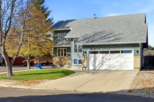 03. 3467 Phaneuf Cres. - Exterior Front