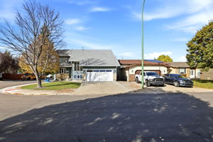02. 3467 Phaneuf Cres. - Exterior Front
