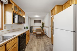 15. 3467 Phaneuf Cres. - Kitchen