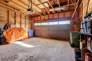 36. 3467 Phaneuf Cres. - Interior Garage