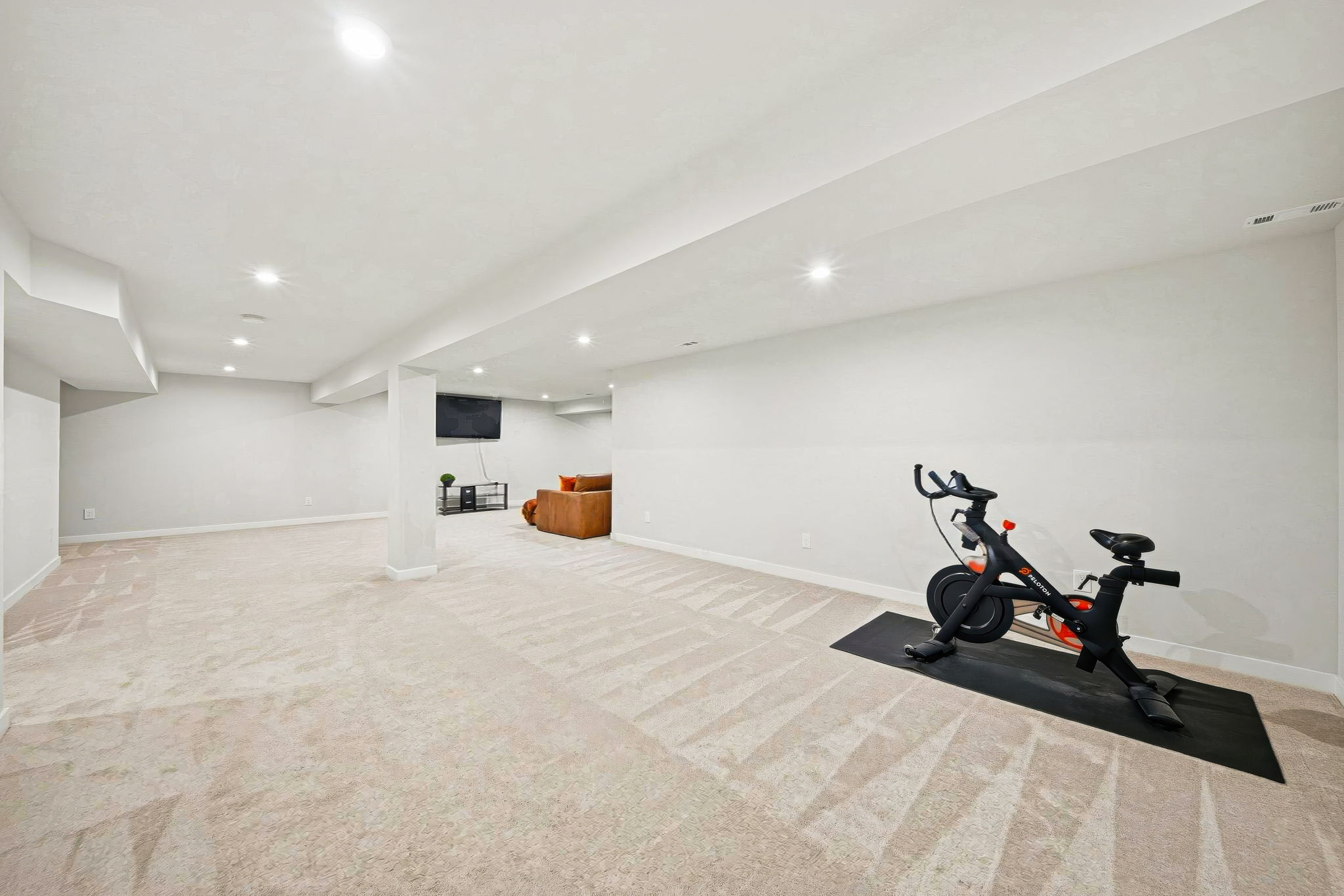 A.H.- 34681 N Legends Way, Grafton-33
