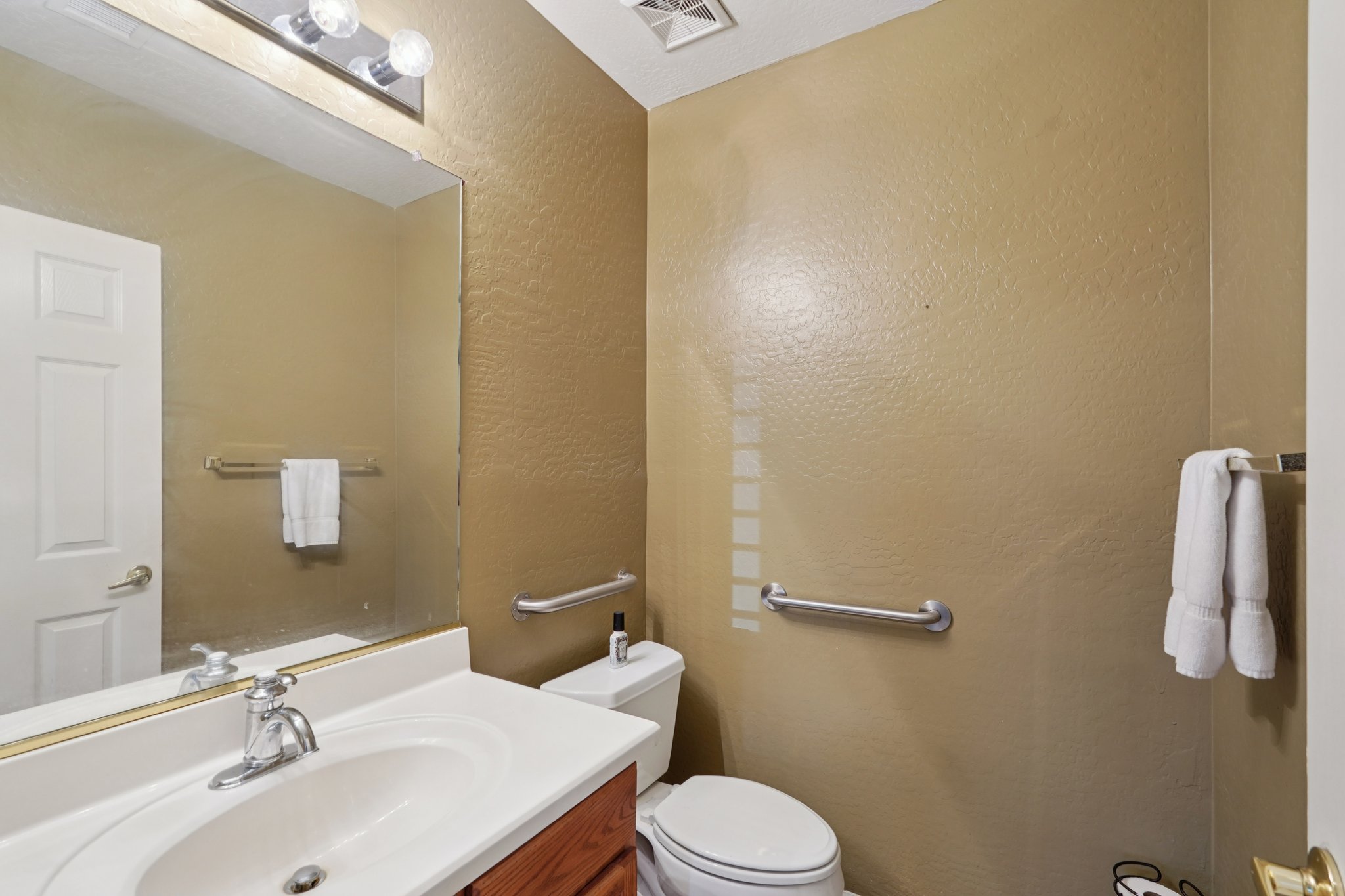 E Cabazon Ct-S2407-032.jpg