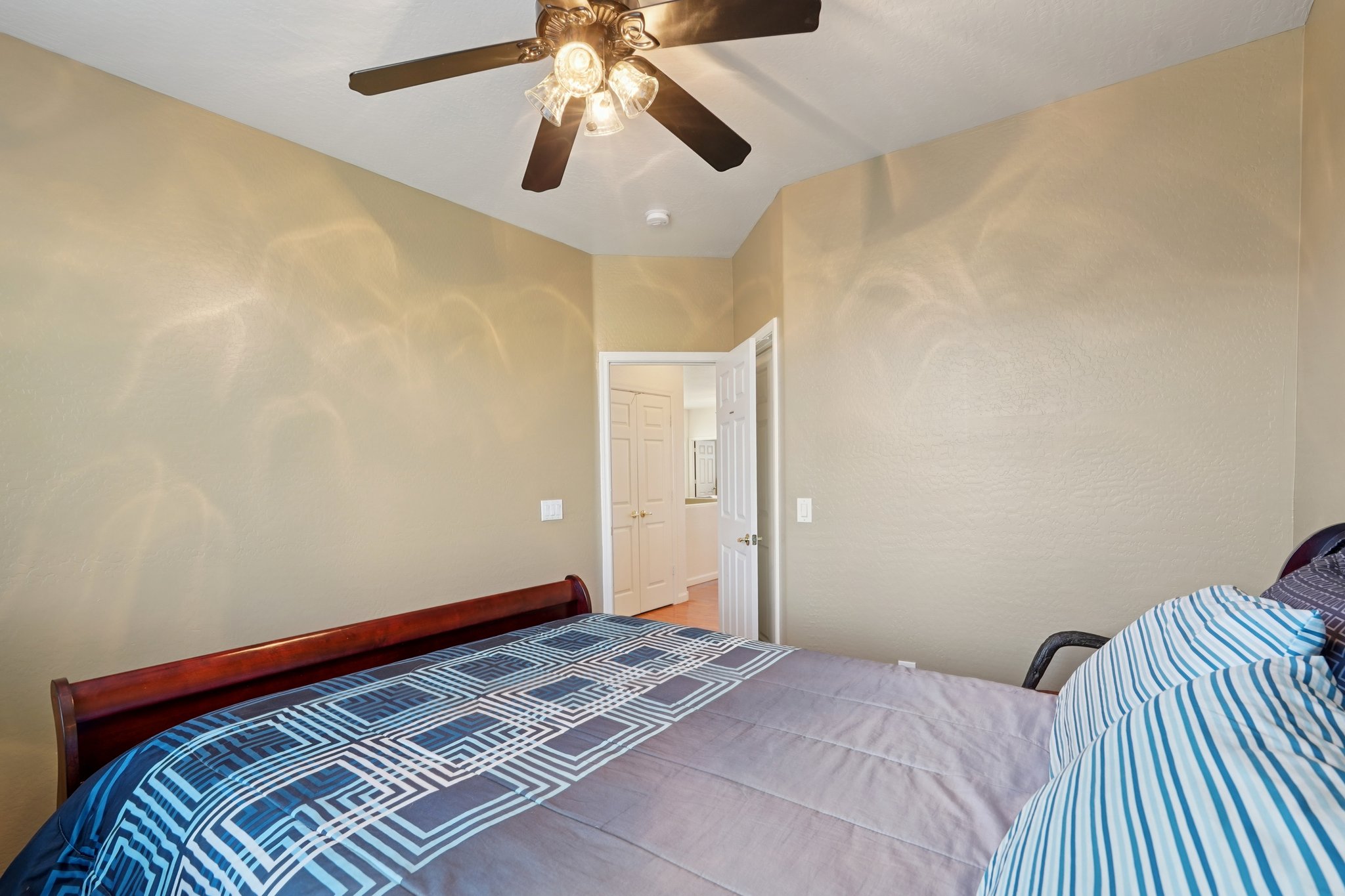 E Cabazon Ct-S2407-047.jpg