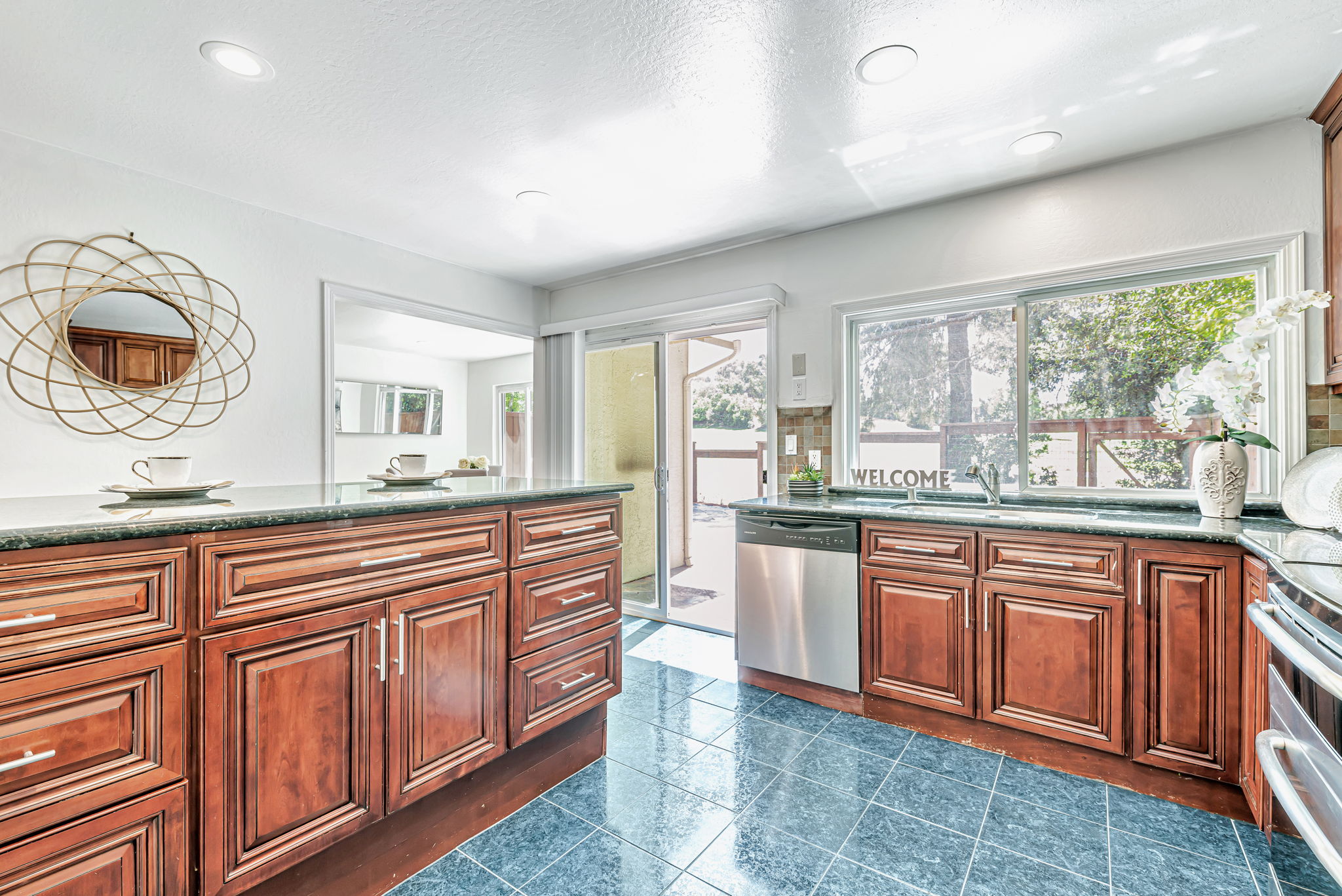 011_347 Kinross Dr