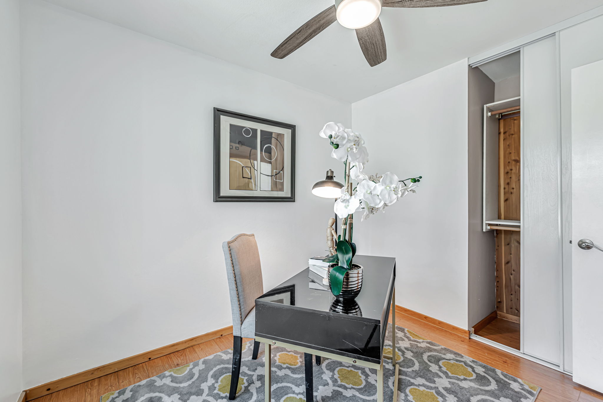 019_347 Kinross Dr