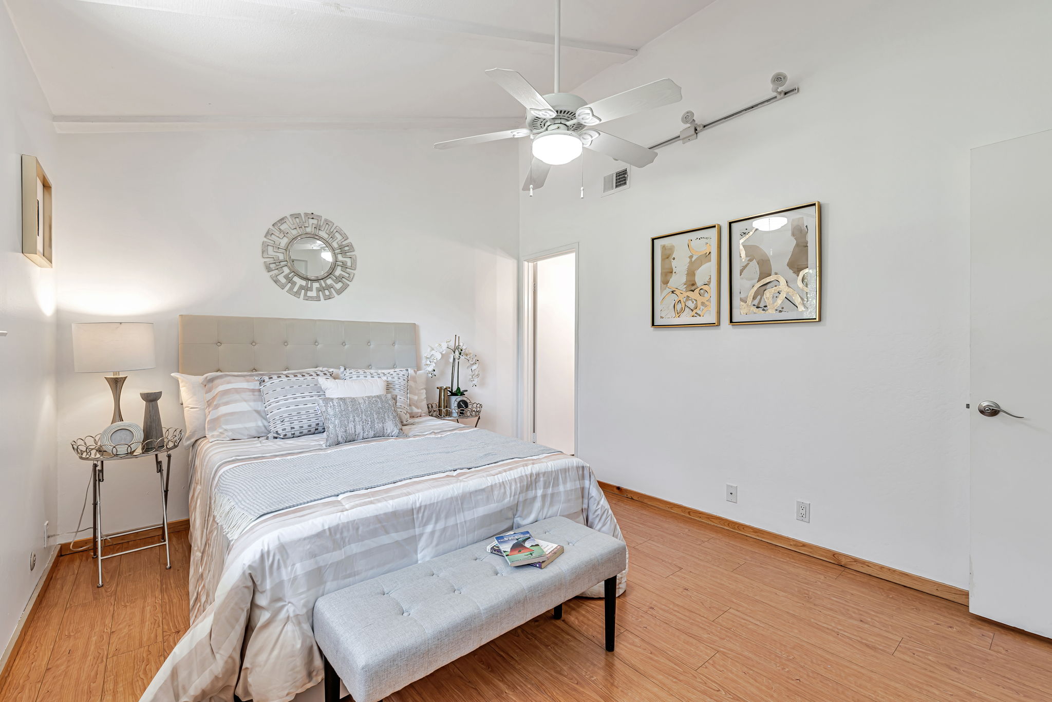 026_347 Kinross Dr