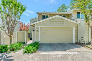 001_347 Kinross Dr