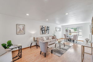 007_347 Kinross Dr