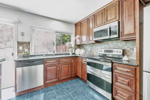 012_347 Kinross Dr