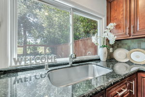 014_347 Kinross Dr