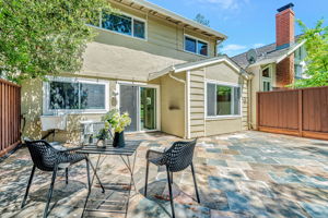 039_347 Kinross Dr