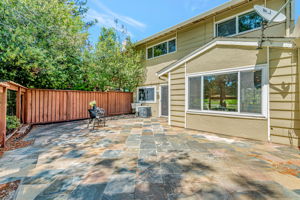 040_347 Kinross Dr