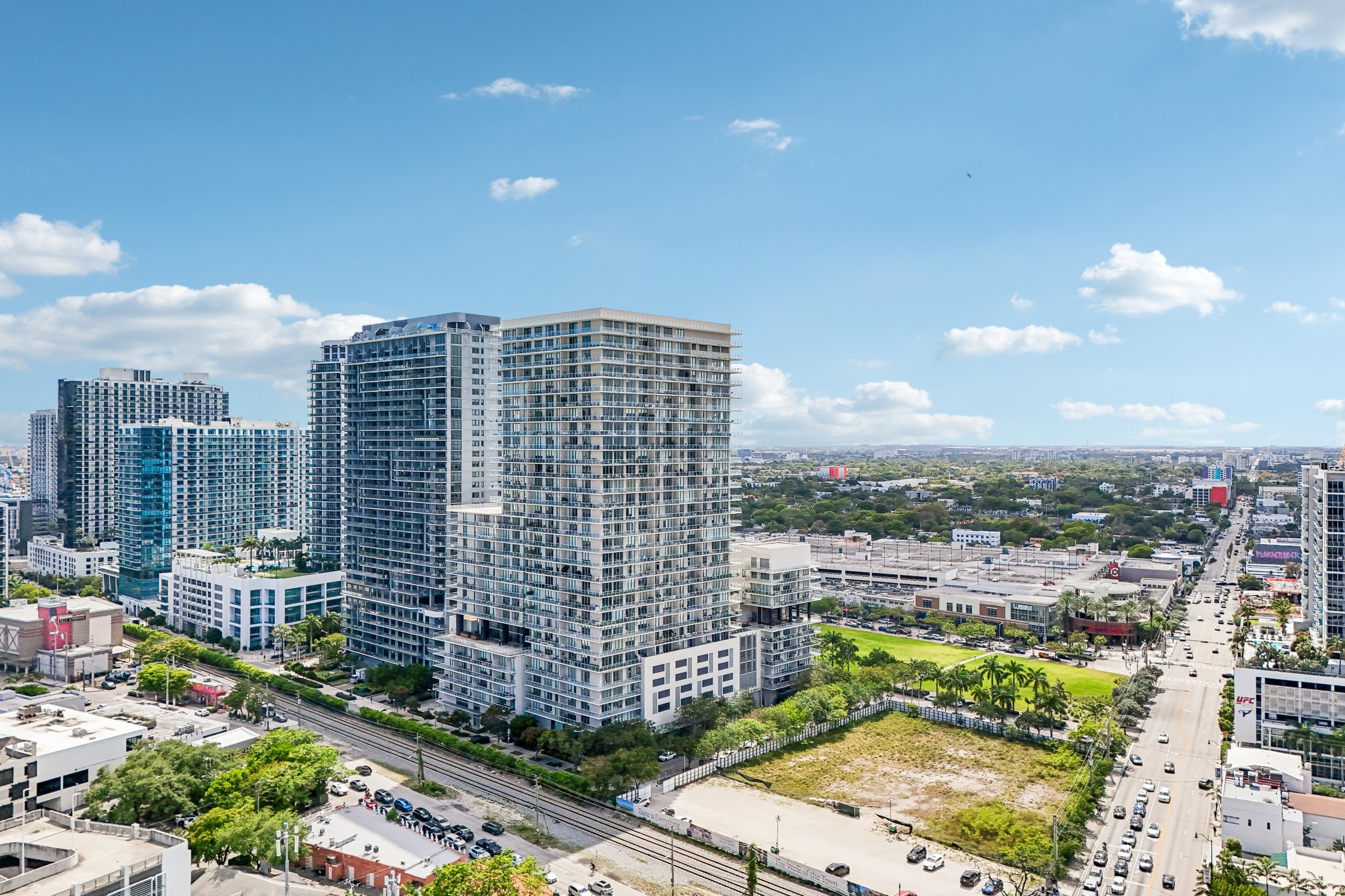 E Coast Ave H2503-S2504-031.jpg