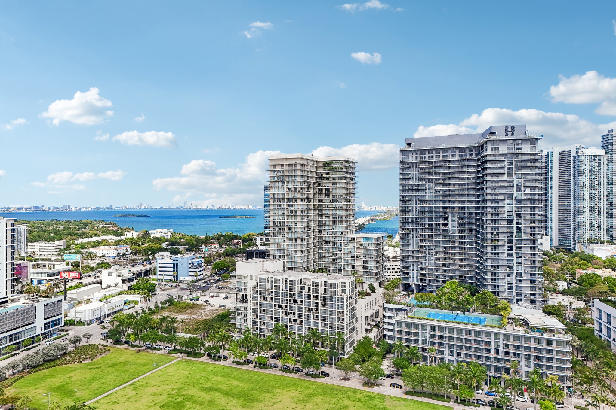 E Coast Ave H2503-S2504-036.jpg