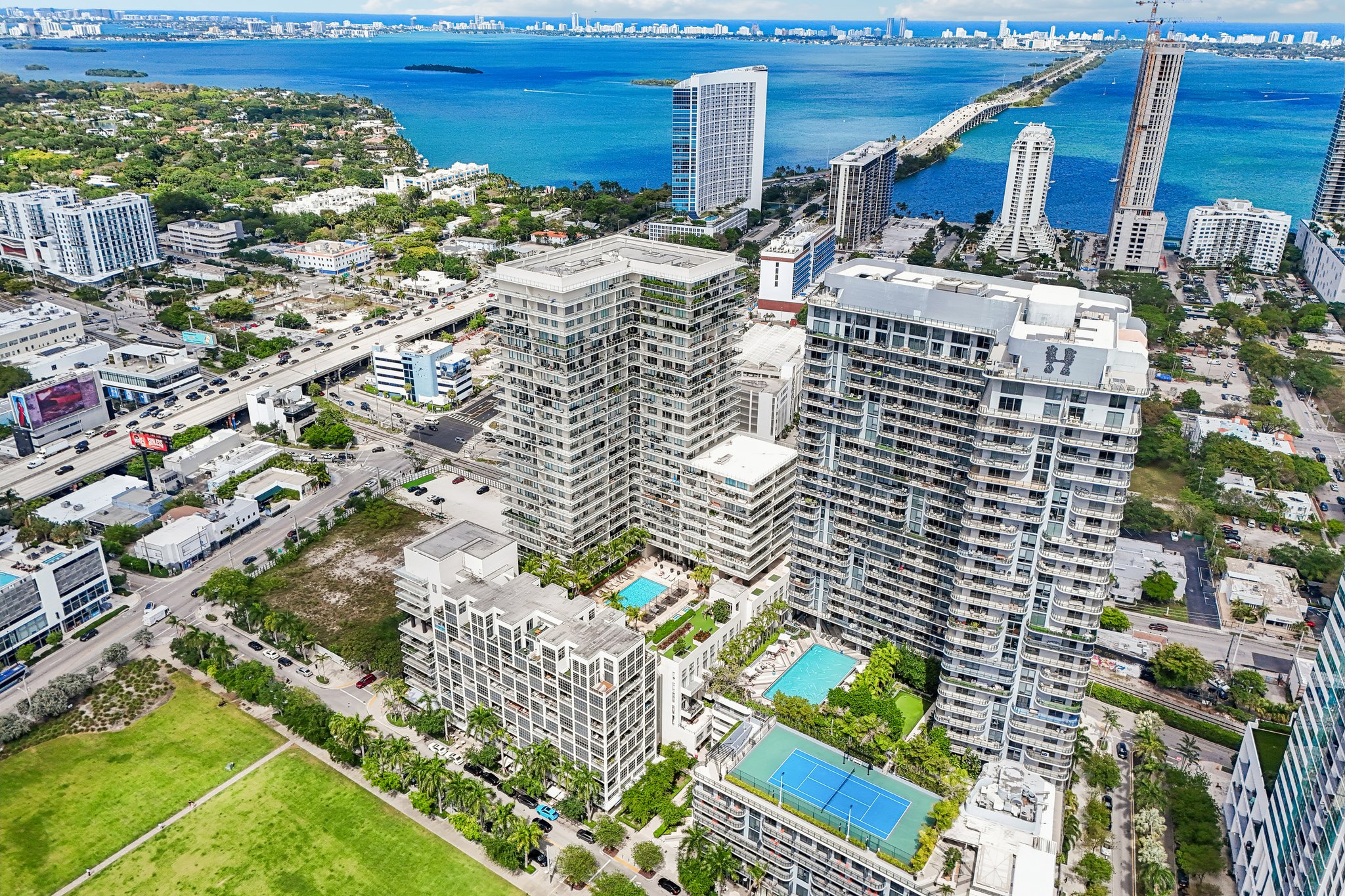 E Coast Ave H2503-S2504-038.jpg