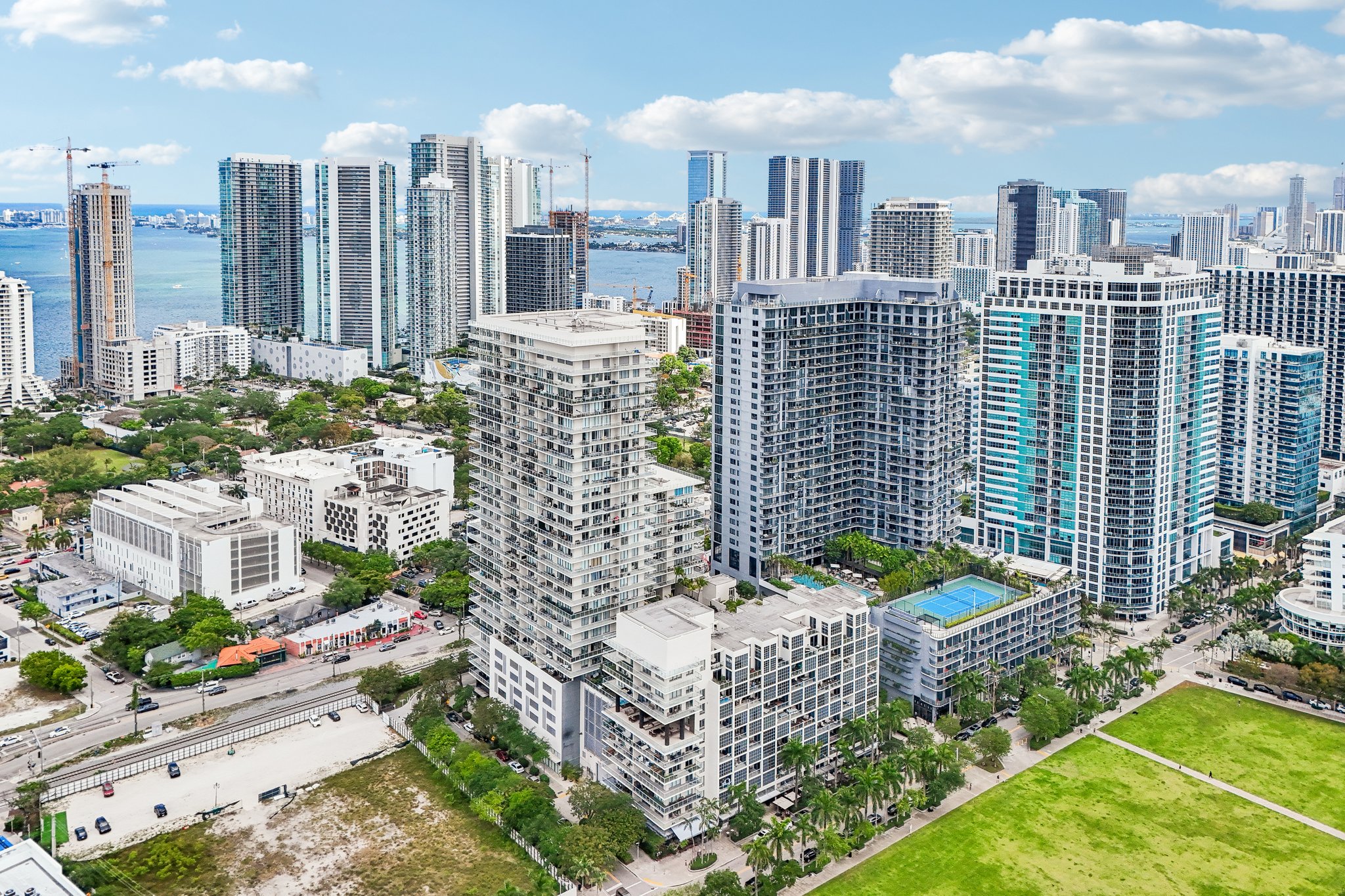 E Coast Ave H2503-S2504-040.jpg