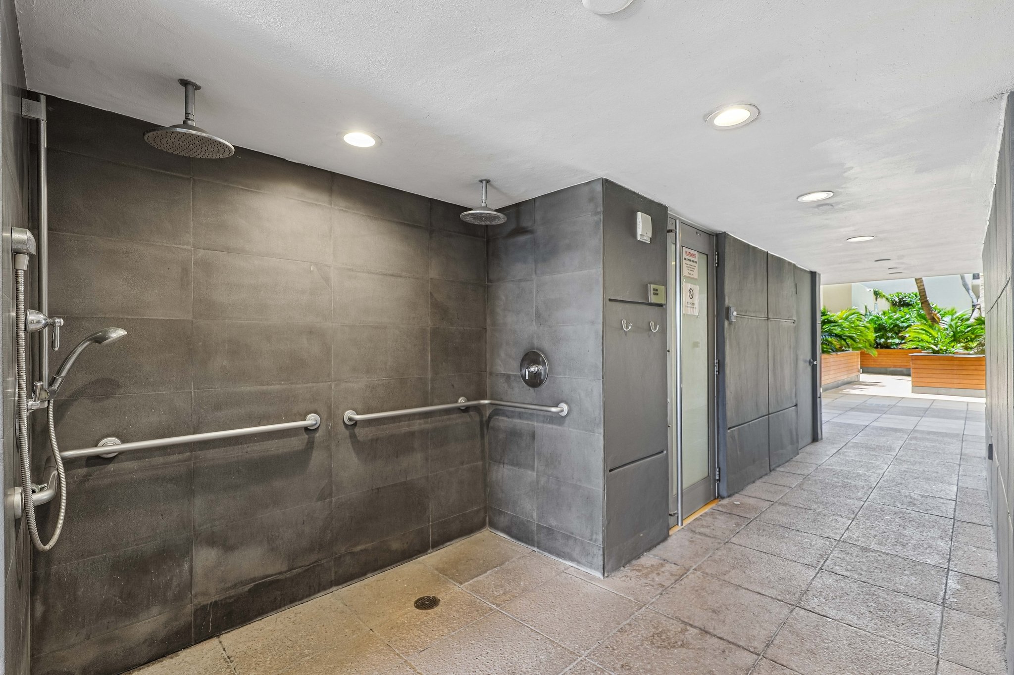 E Coast Ave H2503-2504-916.jpg