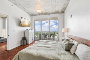 E Coast Ave H2503-S2504-012.jpg
