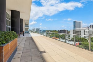 E Coast Ave H2503-2504-914.jpg