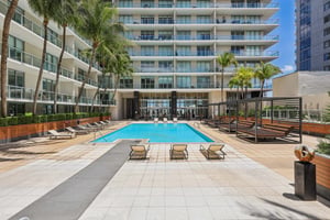 E Coast Ave H2503-2504-920.jpg