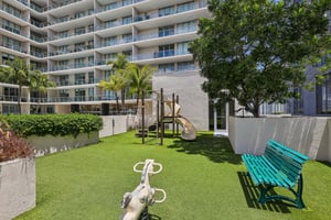 E Coast Ave H2503-2504-923.jpg