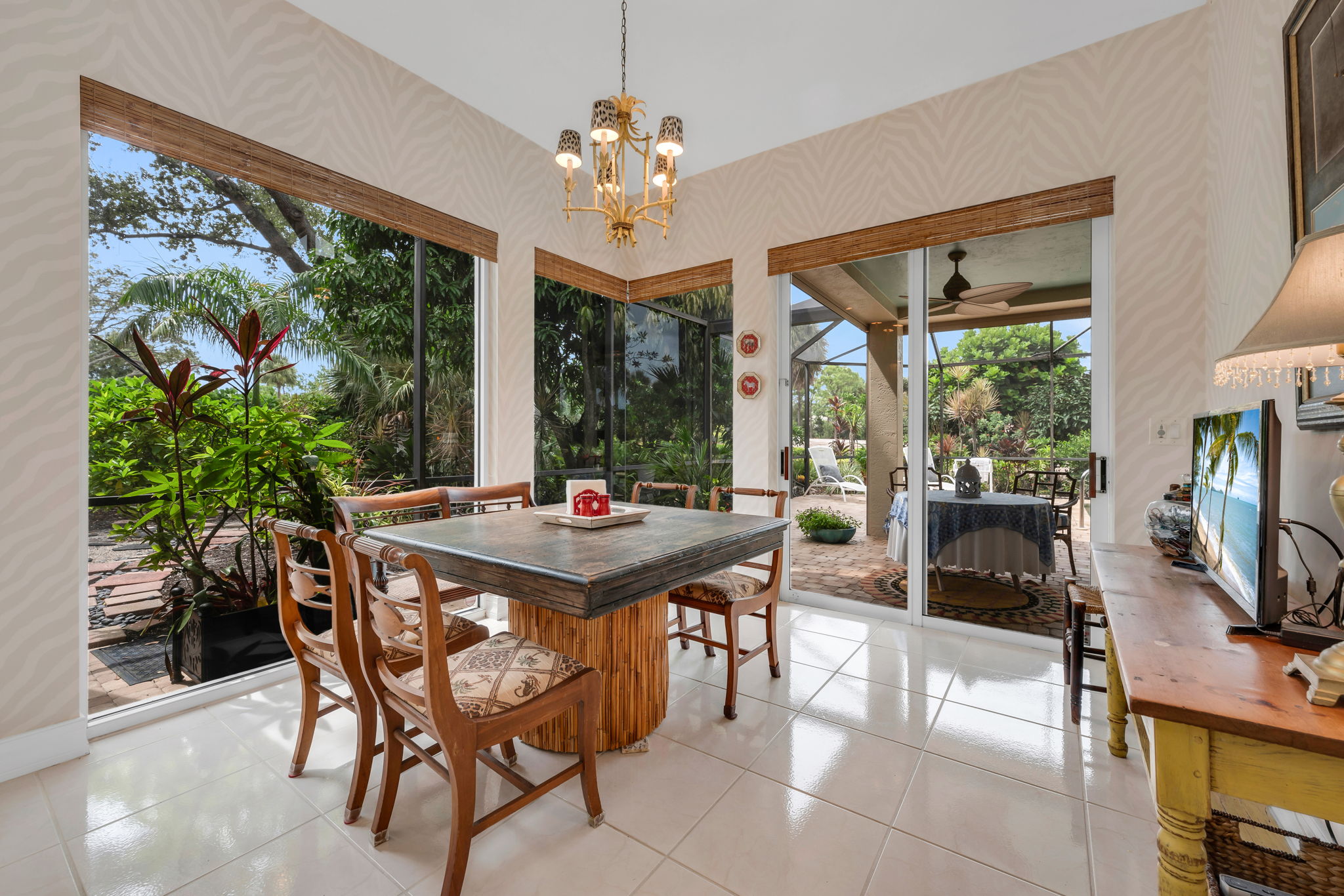 Breakfast Area is encapsulated with Zen greenery