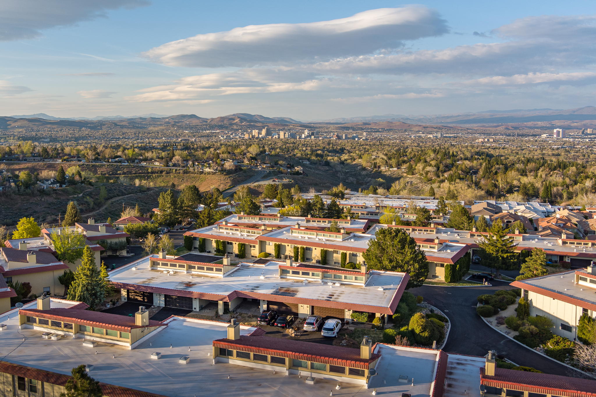 3471 Skyline Blvd, Reno, NV 89509, USA Photo 4