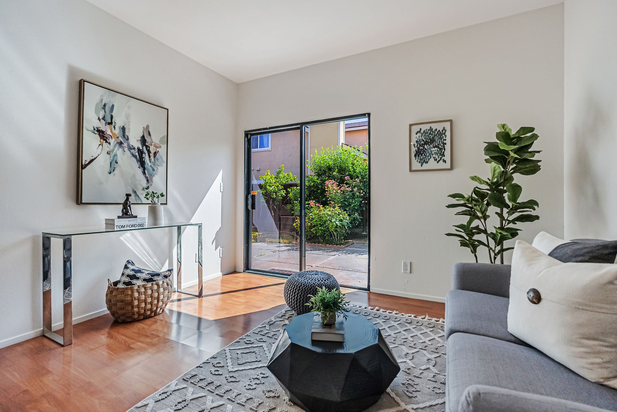 013_34722 Siward Dr