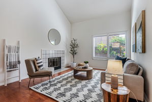 007_34722 Siward Dr