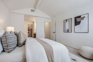 030_34722 Siward Dr