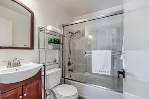039_34722 Siward Dr