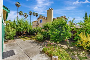 048_34722 Siward Dr