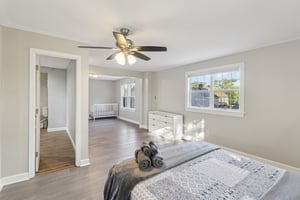 W 145th St-S1810-041.jpg
