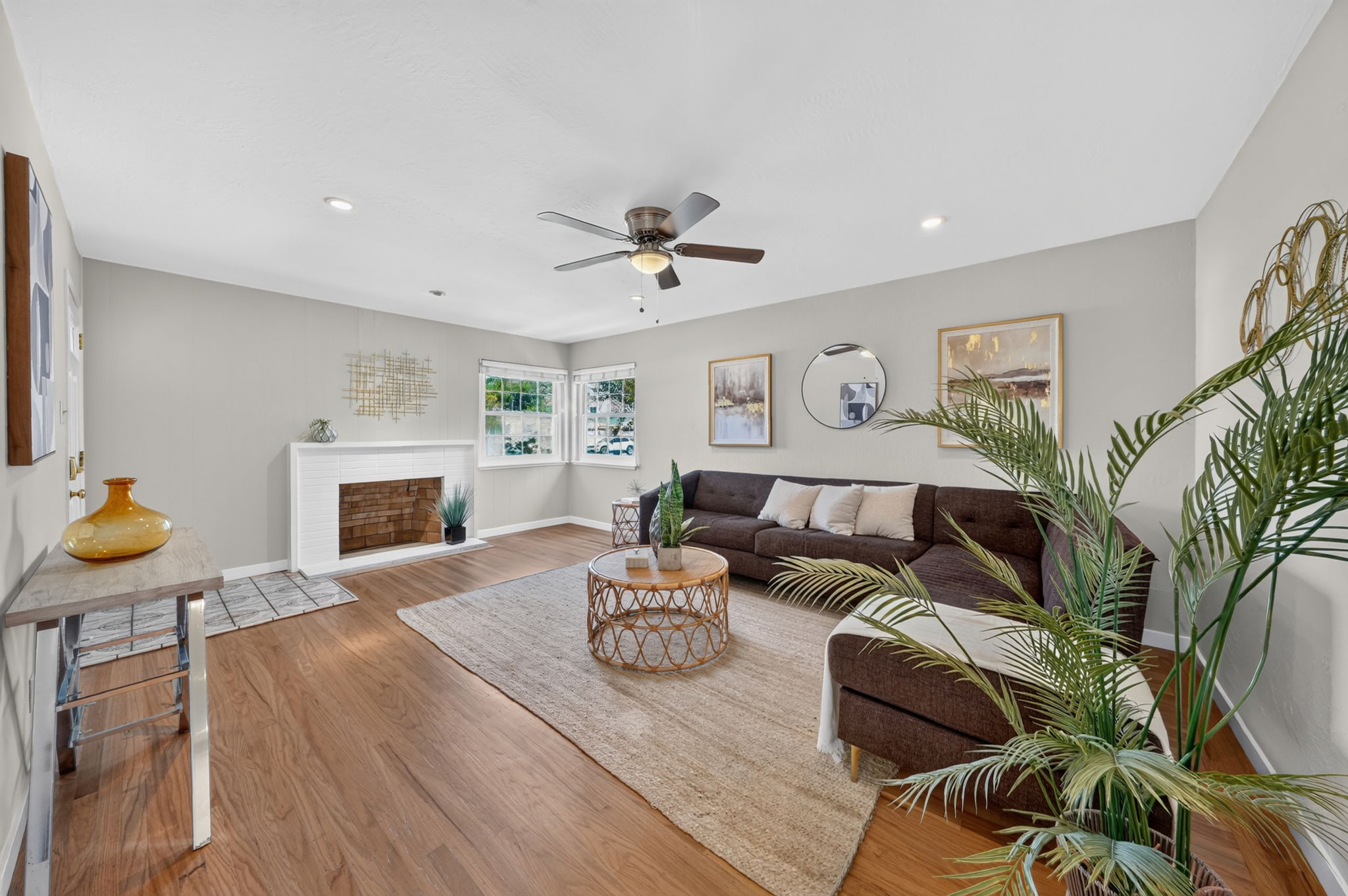 02_Living_Room_Angle_A