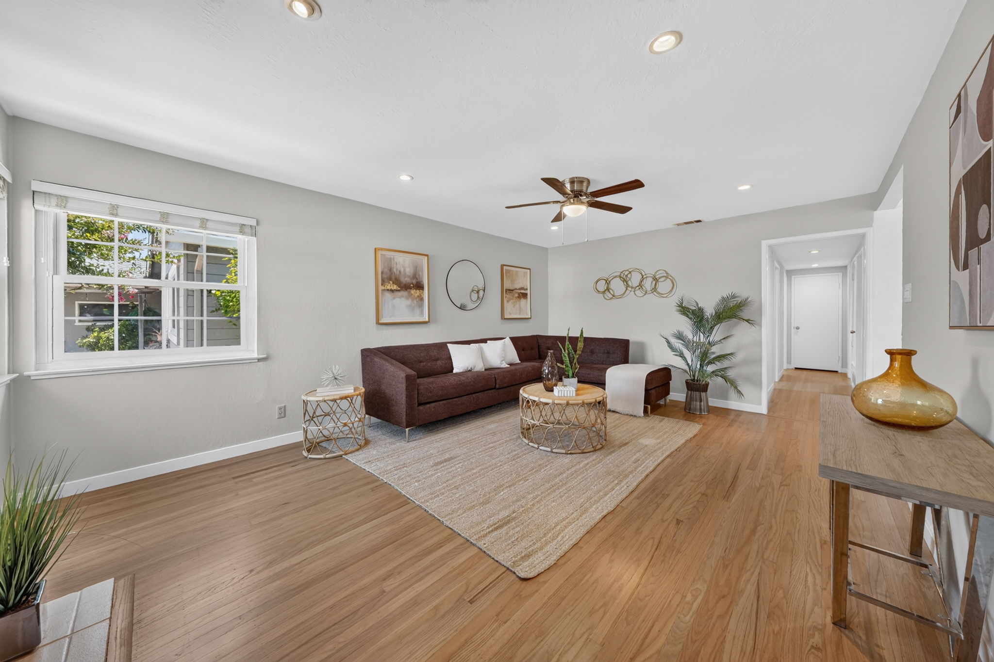 02_Living_Room_Angle_B
