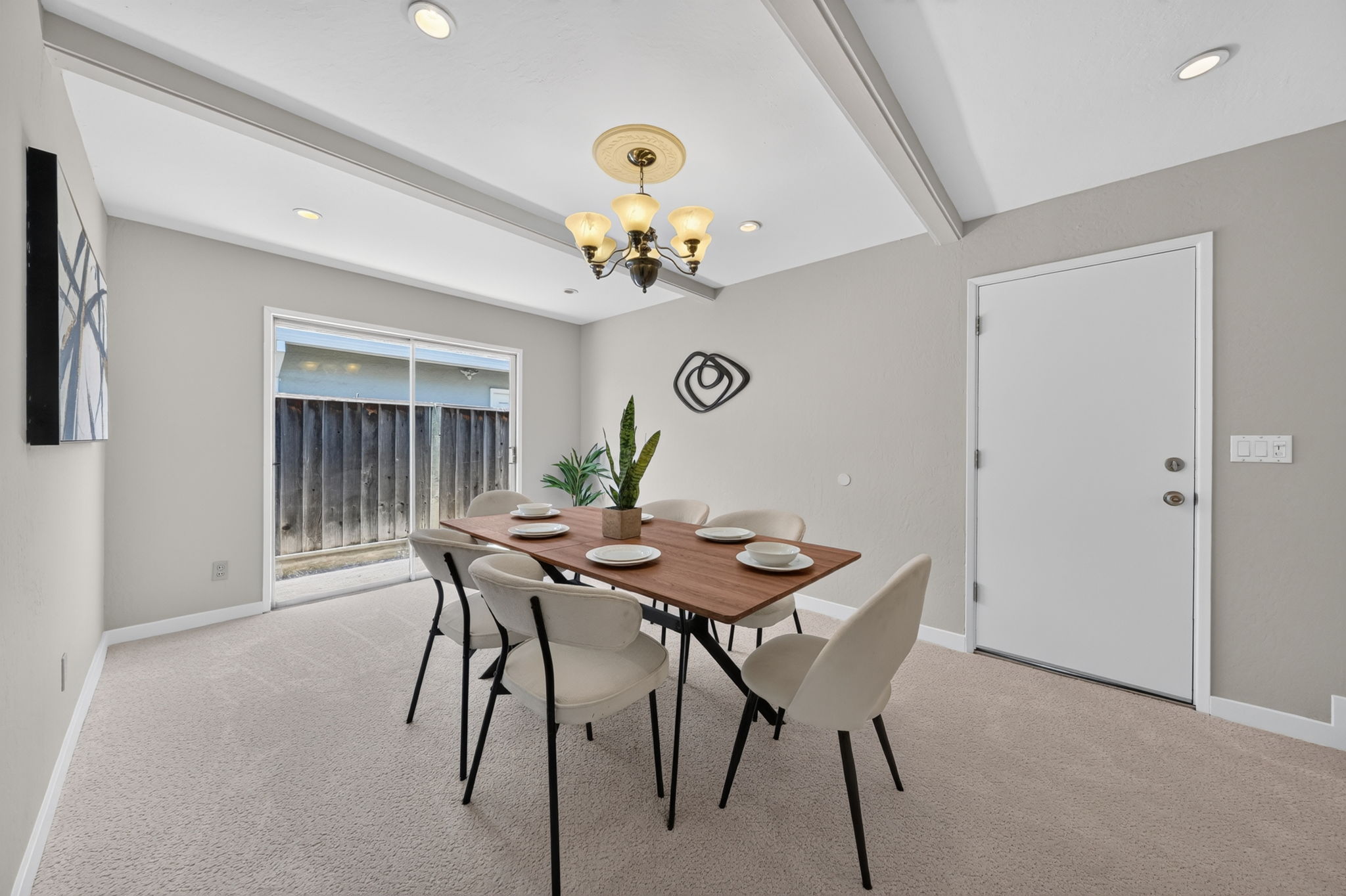 04_Dining_Room_Angle_C