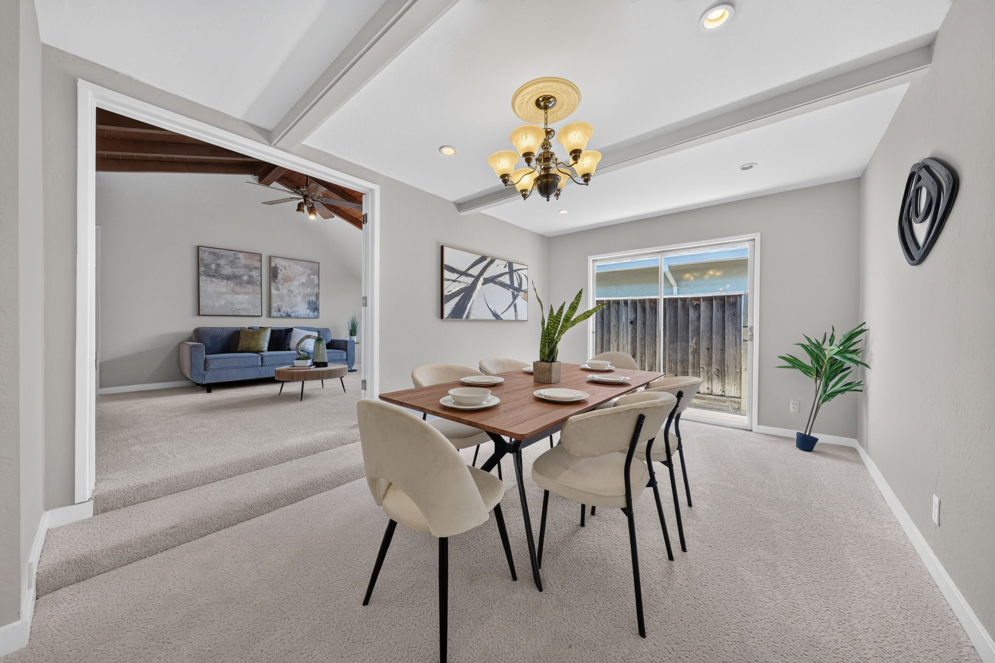 04_Dining_Room_Angle_E