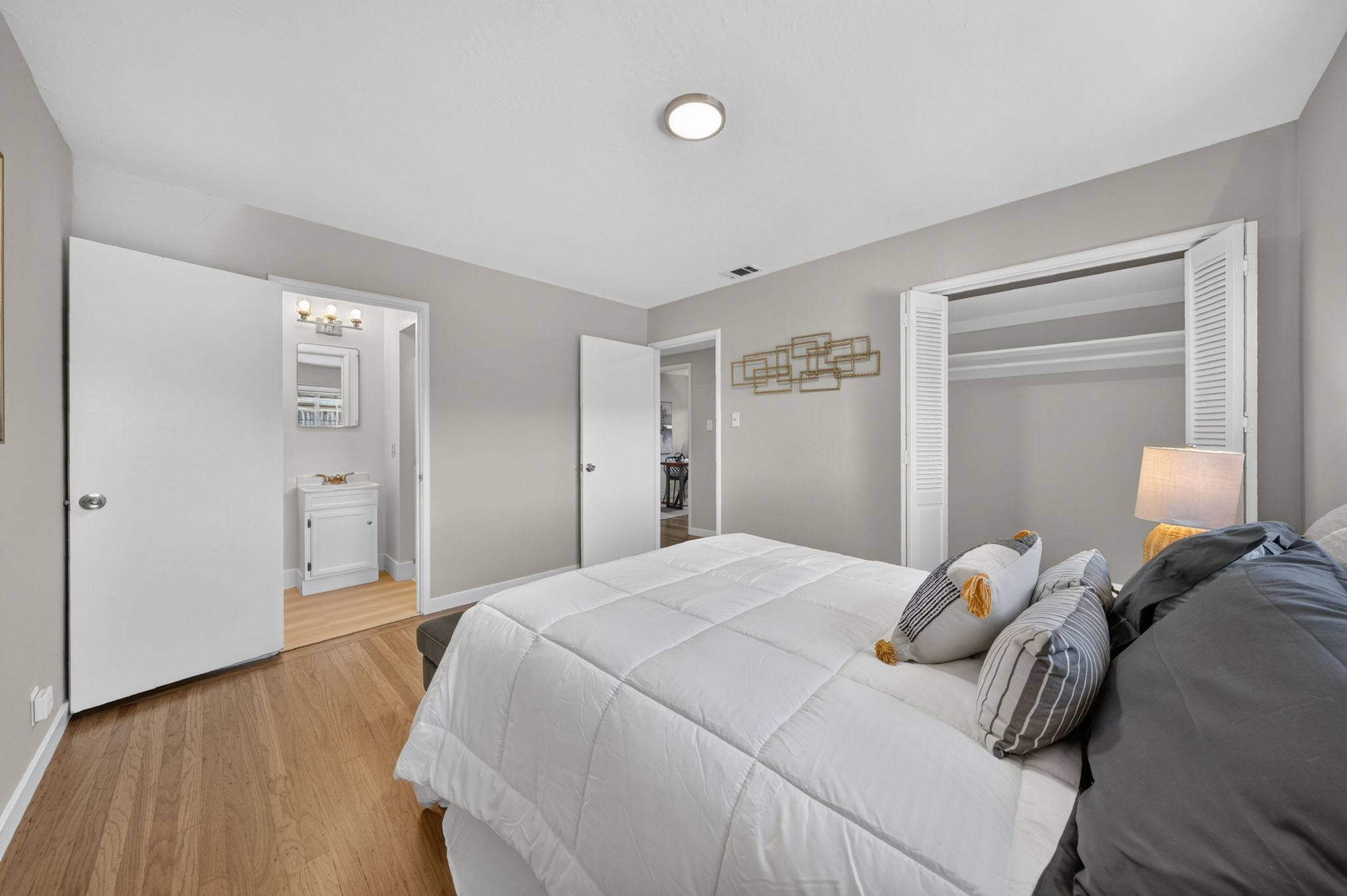 06_Primary_Bedroom_Angle_B