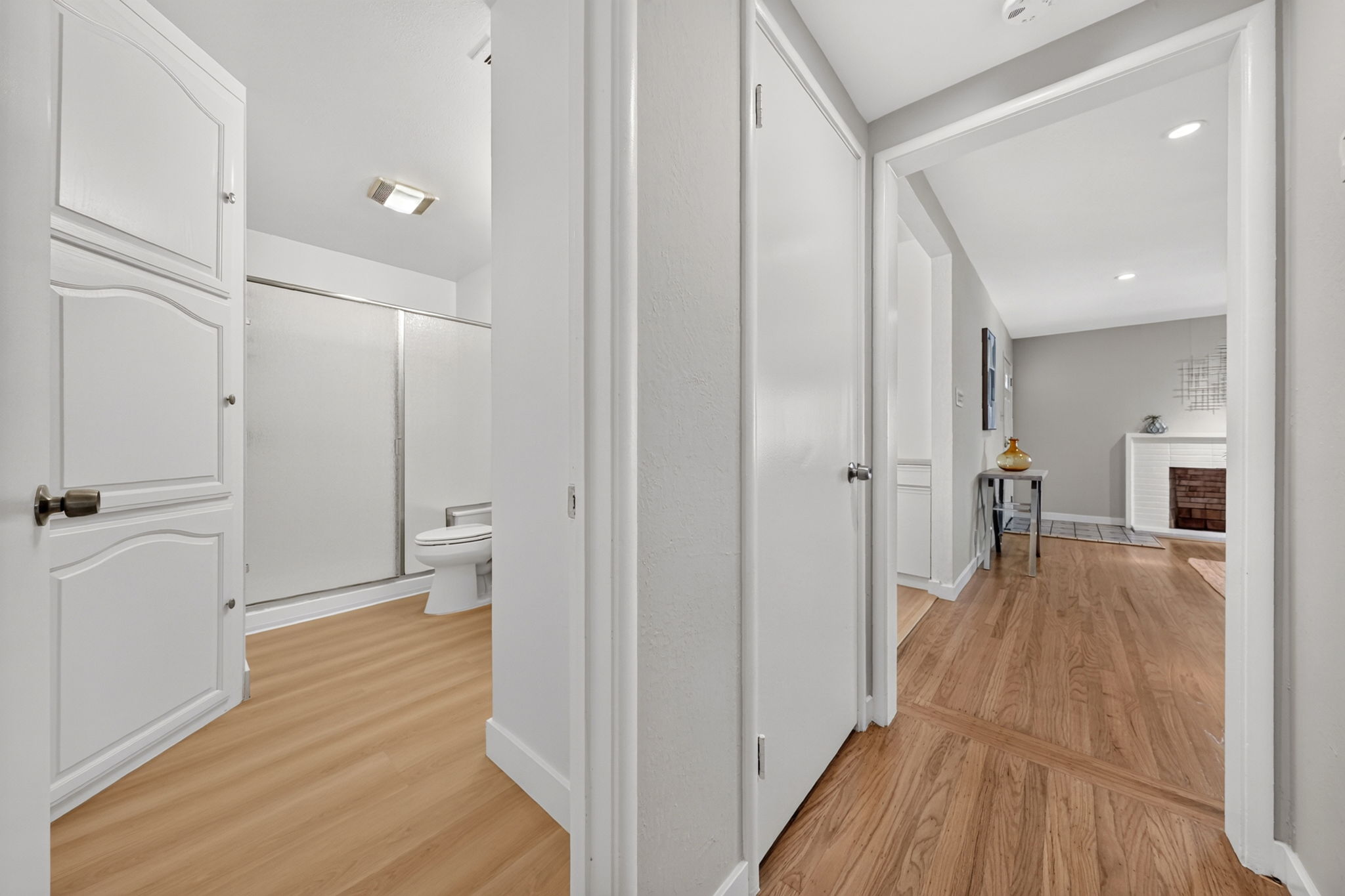14_Hallways_Stairs_Angle_A